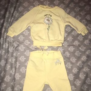 Baby girl sweatsuit set!
